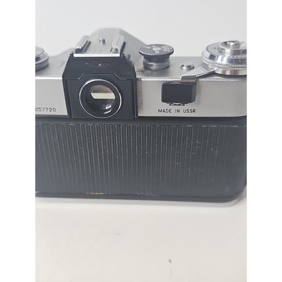 Soviet Zenit B 35mm SLR Film Camera Body M42 Screw Mount Vintage V29 - Picture 9 of 15